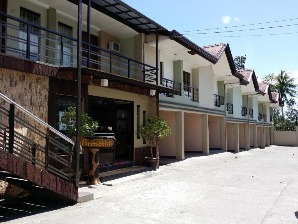 Quezon Premier Hotel Лусена Экстерьер фото