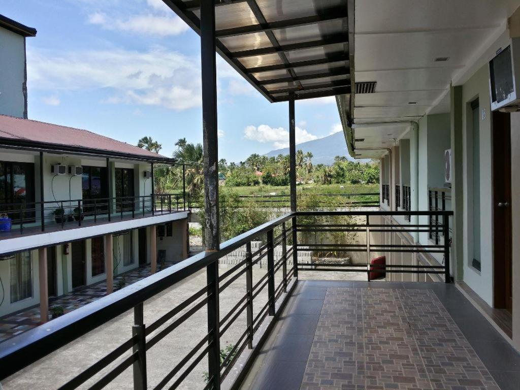 Quezon Premier Hotel Лусена Экстерьер фото